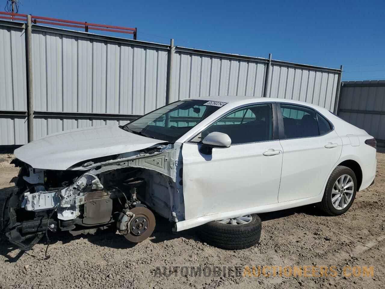 4T1C11AK4NU639378 TOYOTA CAMRY 2022