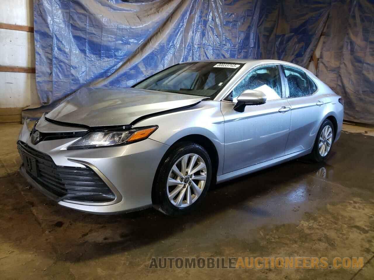 4T1C11AK4NU652826 TOYOTA CAMRY 2022