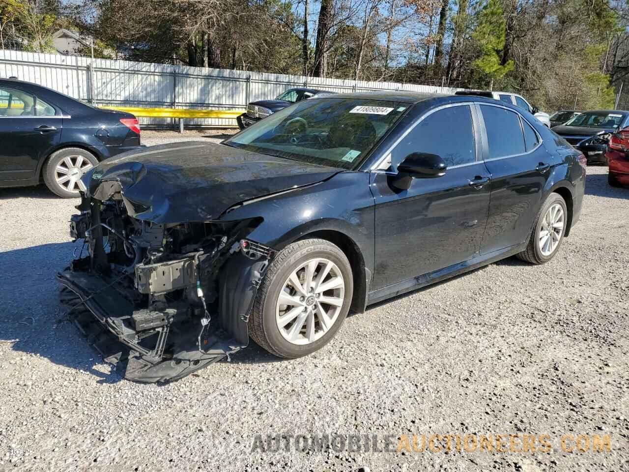 4T1C11AK4NU678813 TOYOTA CAMRY 2022