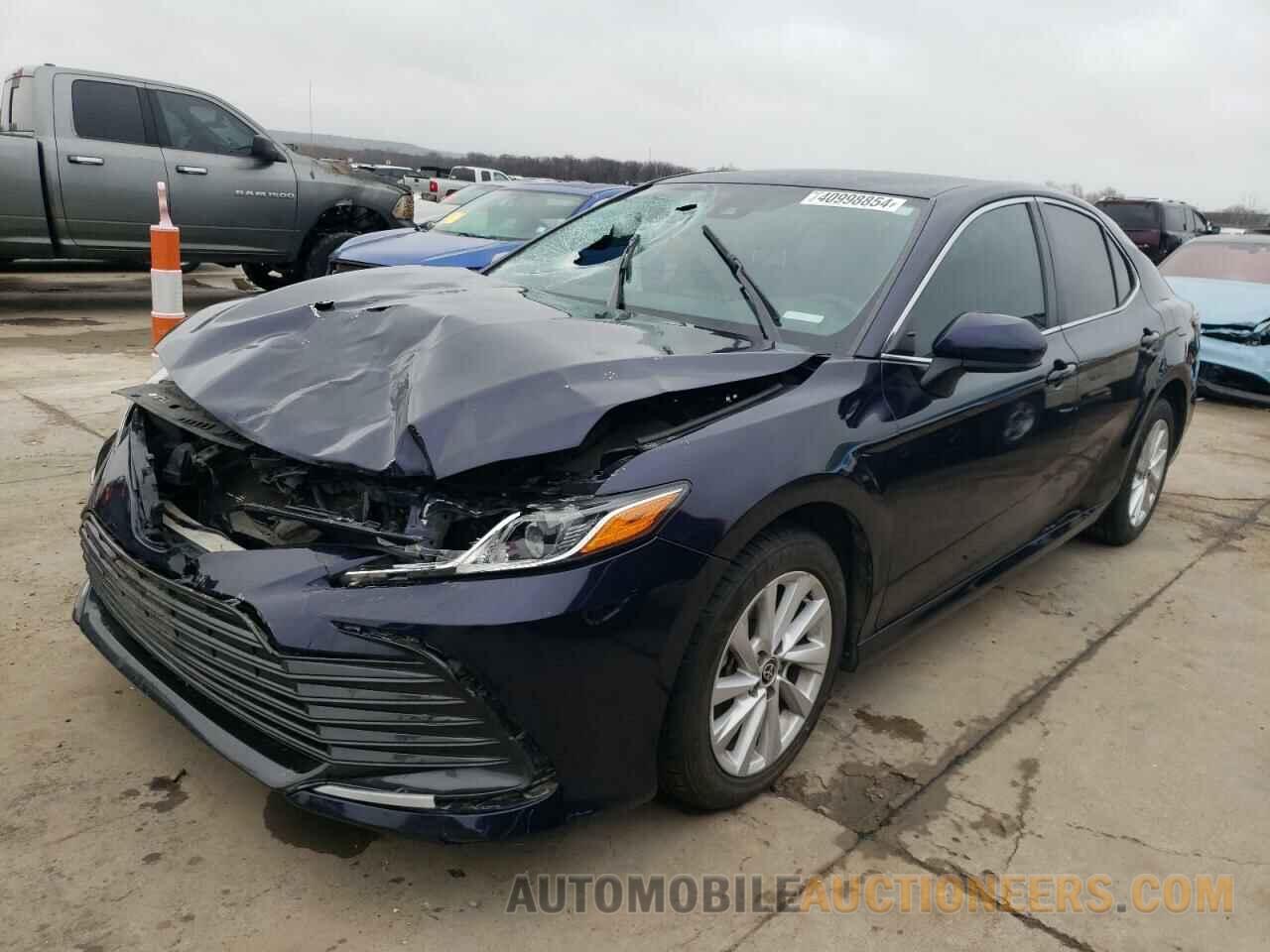 4T1C11AK4NU679055 TOYOTA CAMRY 2022