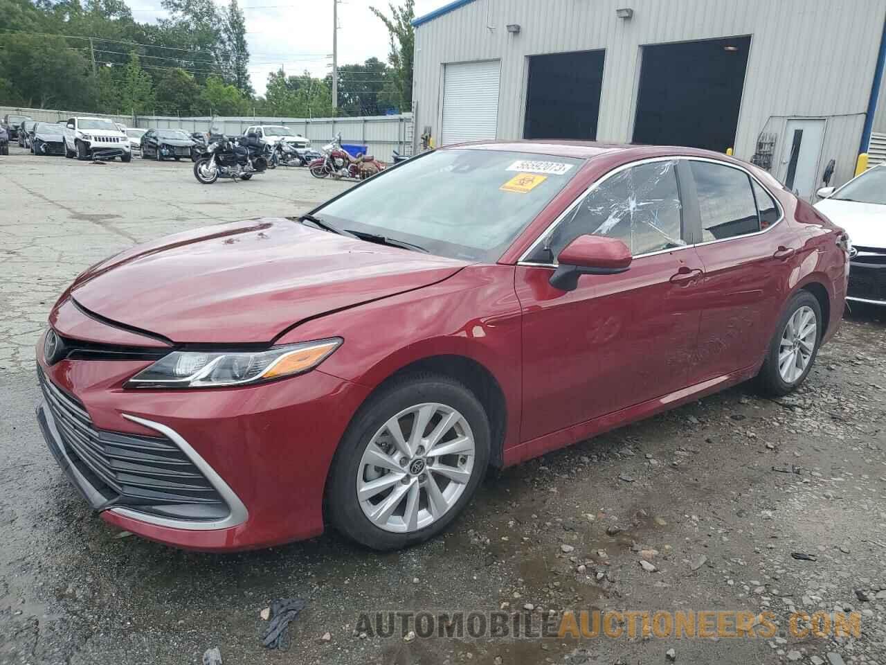 4T1C11AK4NU681372 TOYOTA CAMRY 2022