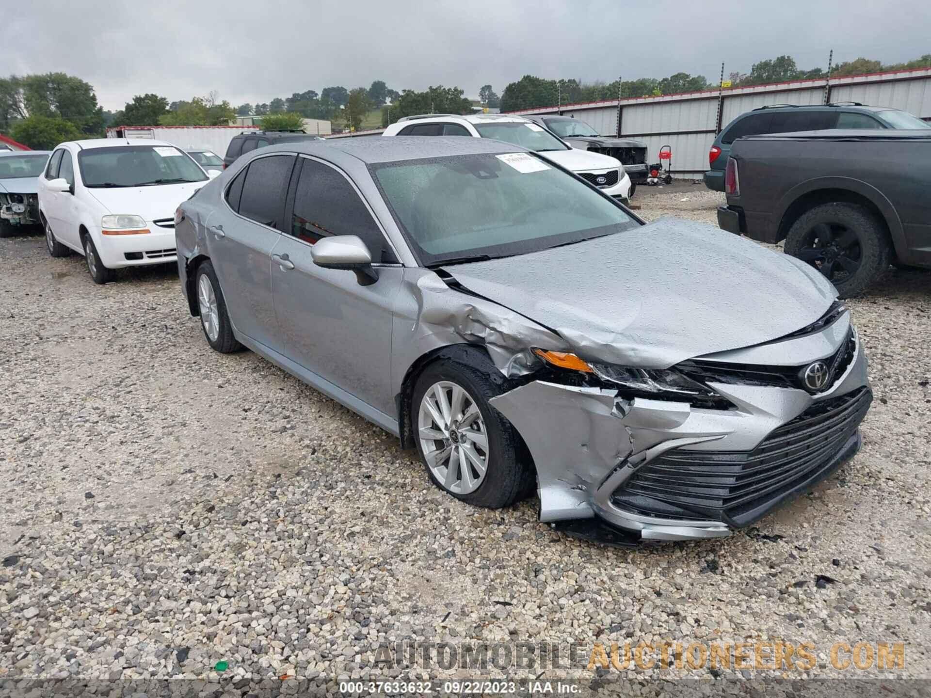 4T1C11AK4NU693263 TOYOTA CAMRY 2022