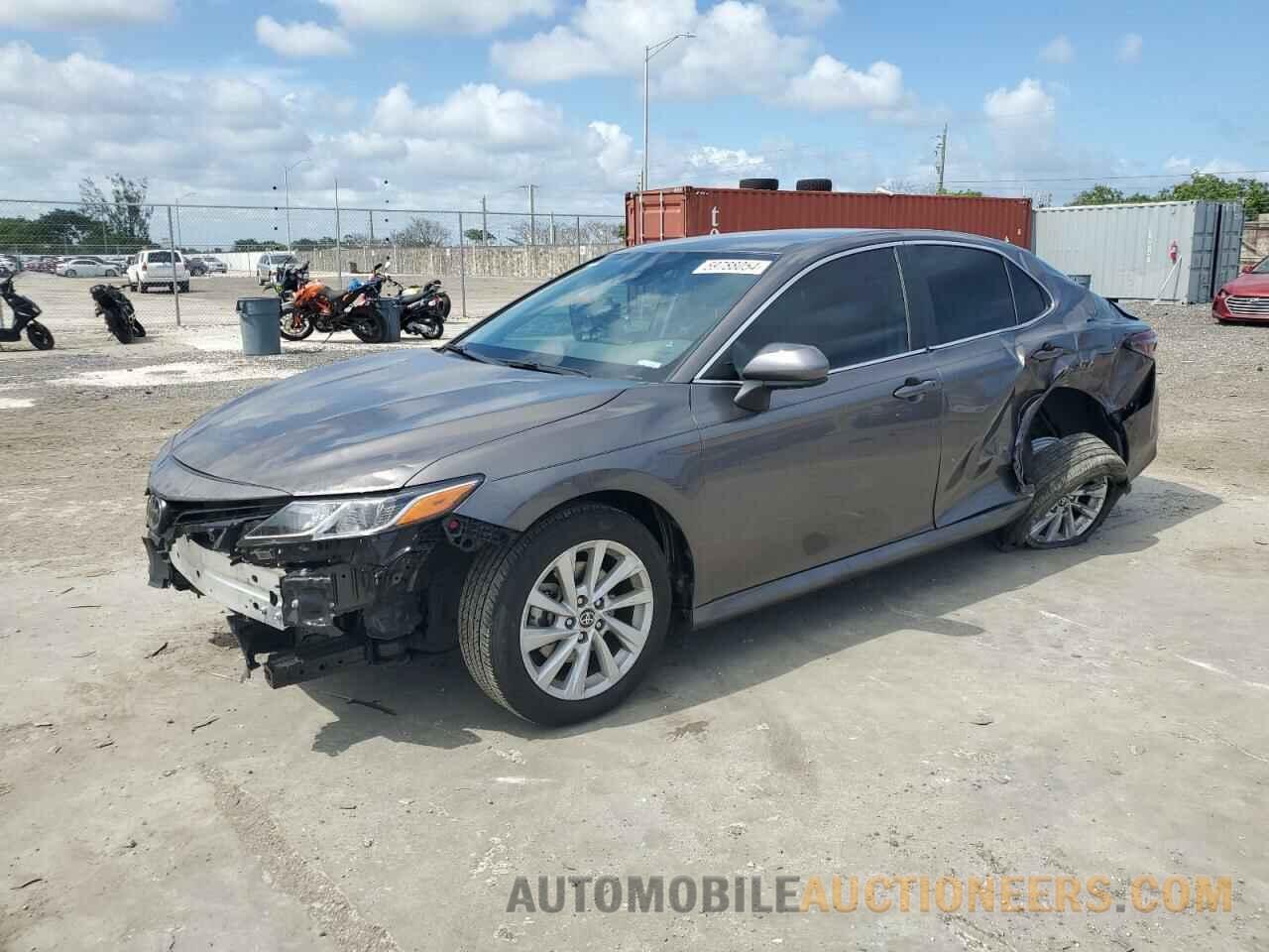 4T1C11AK4NU706044 TOYOTA CAMRY 2022