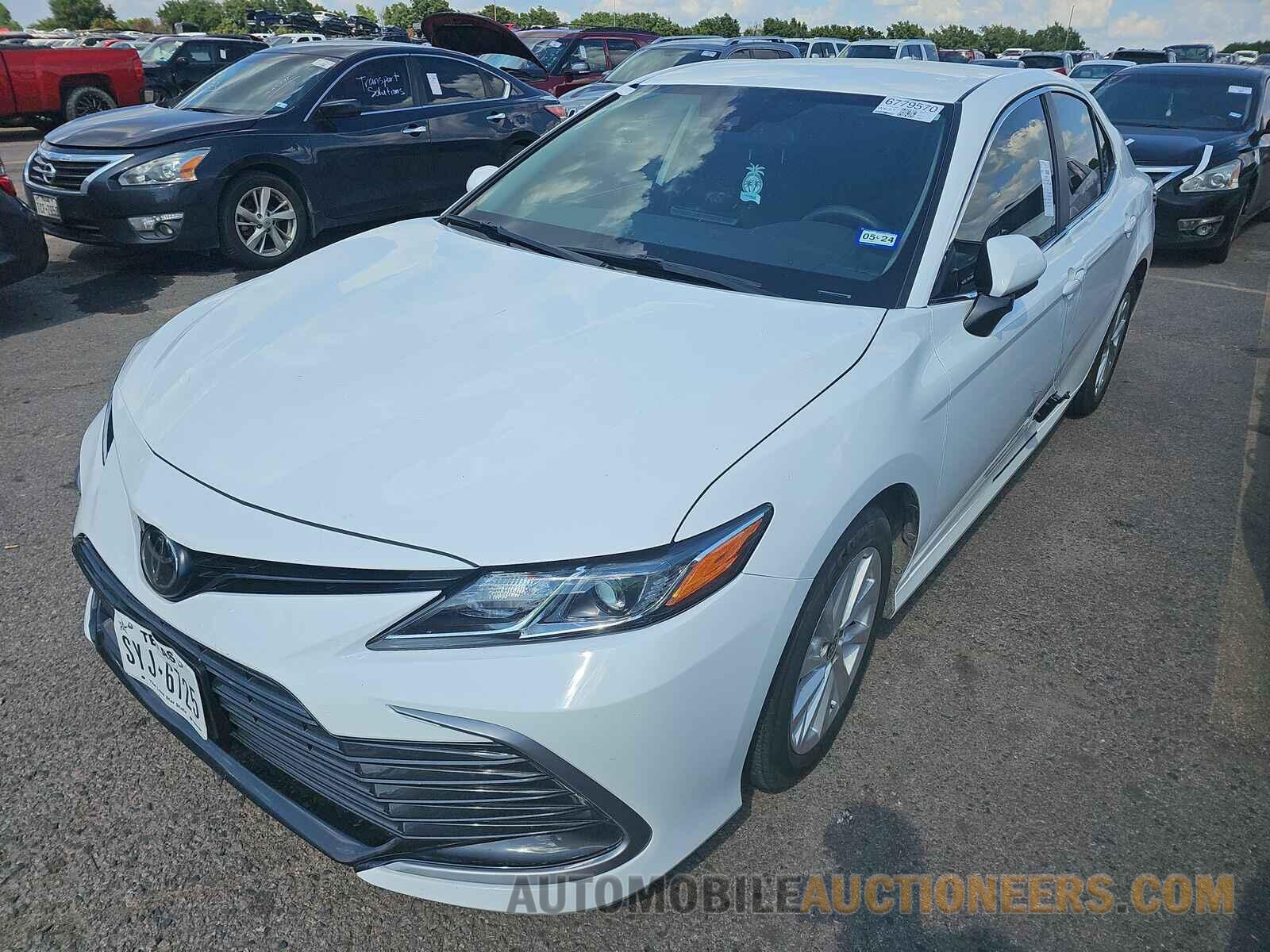 4T1C11AK4PU720142 Toyota Camry 2023