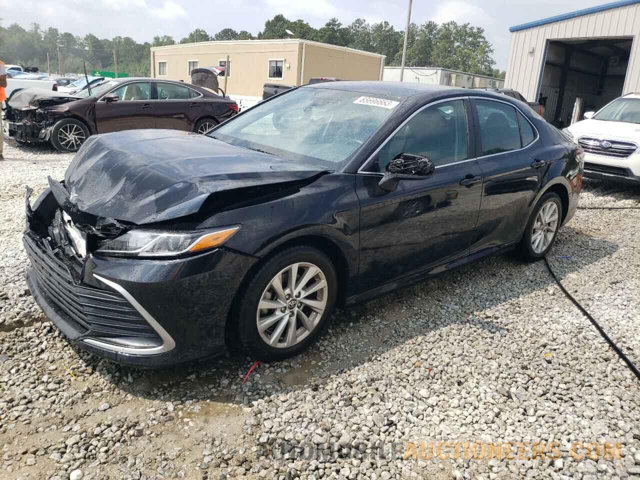 4T1C11AK5MU437924 TOYOTA CAMRY 2021