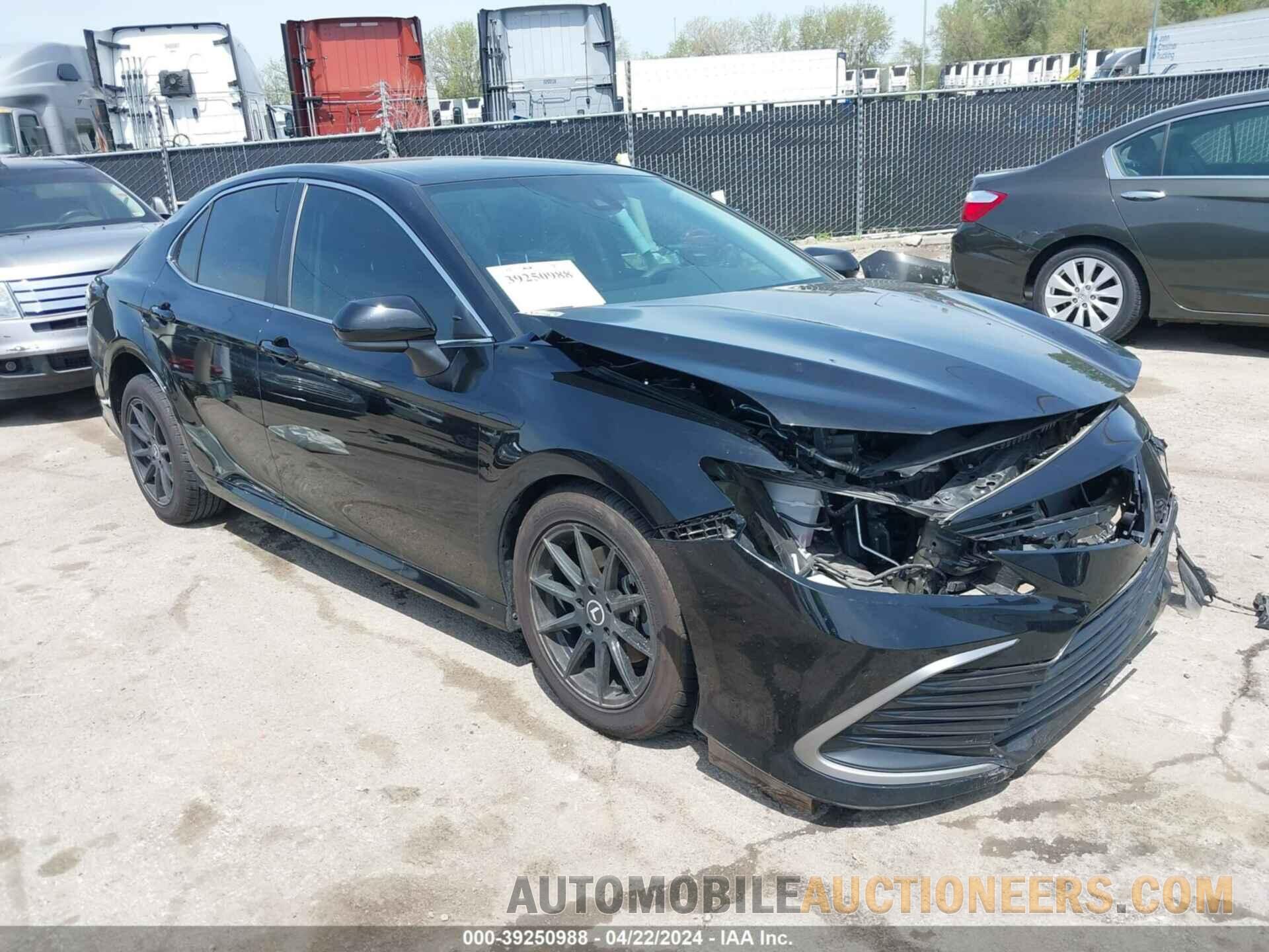 4T1C11AK5MU440368 TOYOTA CAMRY 2021