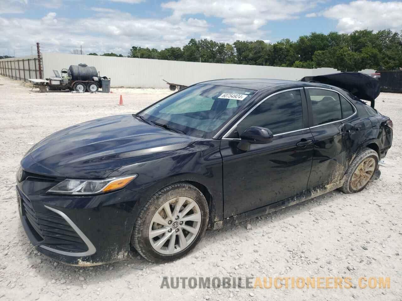 4T1C11AK5MU457719 TOYOTA CAMRY 2021