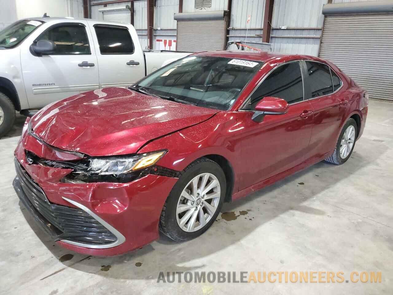 4T1C11AK5MU462449 TOYOTA CAMRY 2021