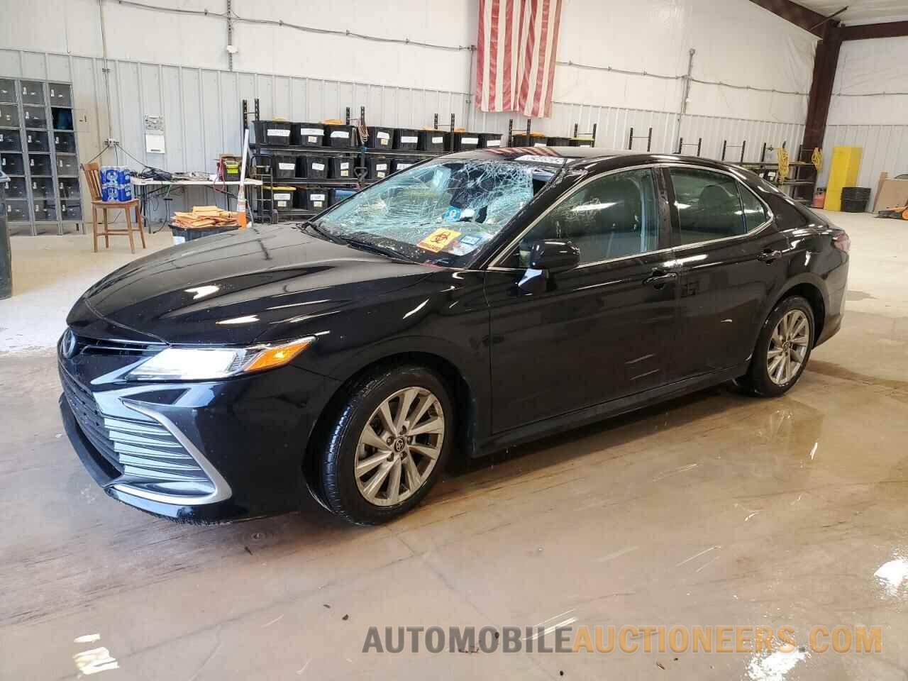 4T1C11AK5MU468218 TOYOTA CAMRY 2021