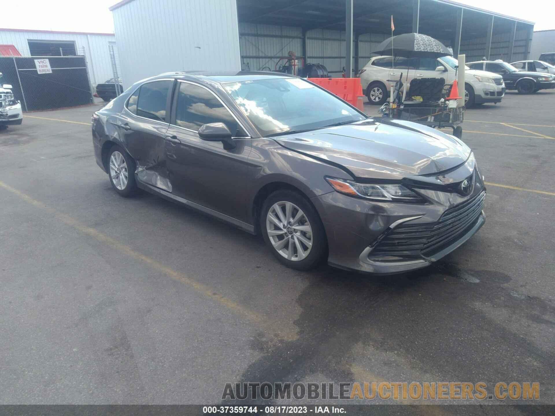 4T1C11AK5MU478196 TOYOTA CAMRY 2021