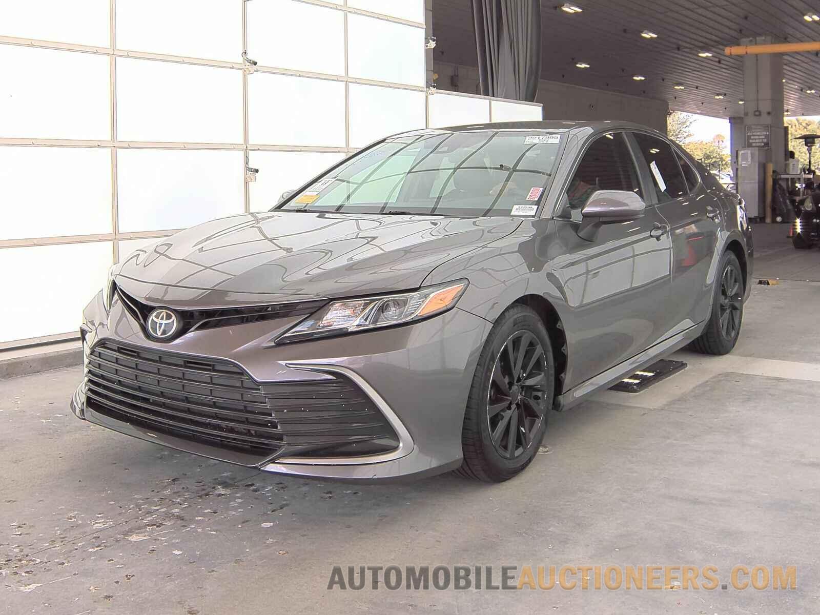 4T1C11AK5MU522536 Toyota Camry 2021