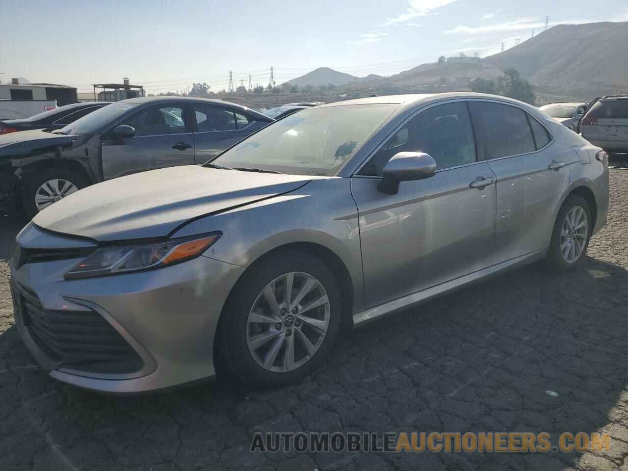 4T1C11AK5MU527476 TOYOTA CAMRY 2021