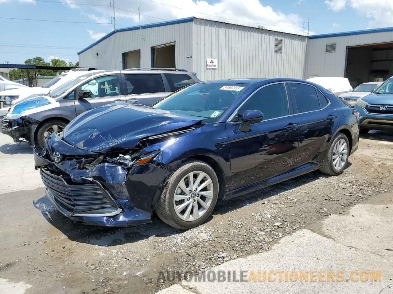 4T1C11AK5MU543645 TOYOTA CAMRY 2021