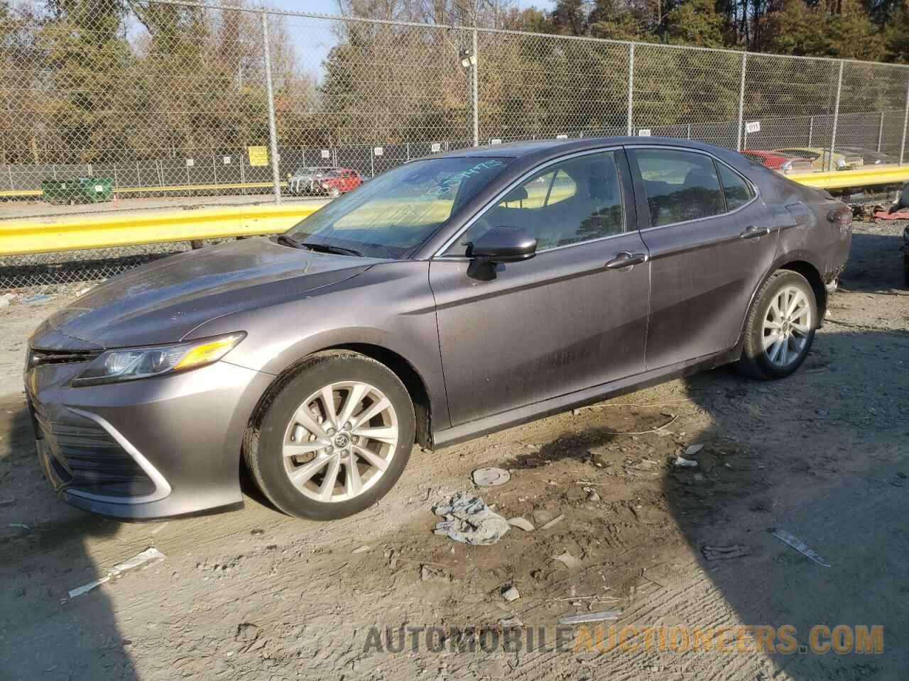 4T1C11AK5MU582171 TOYOTA CAMRY 2021