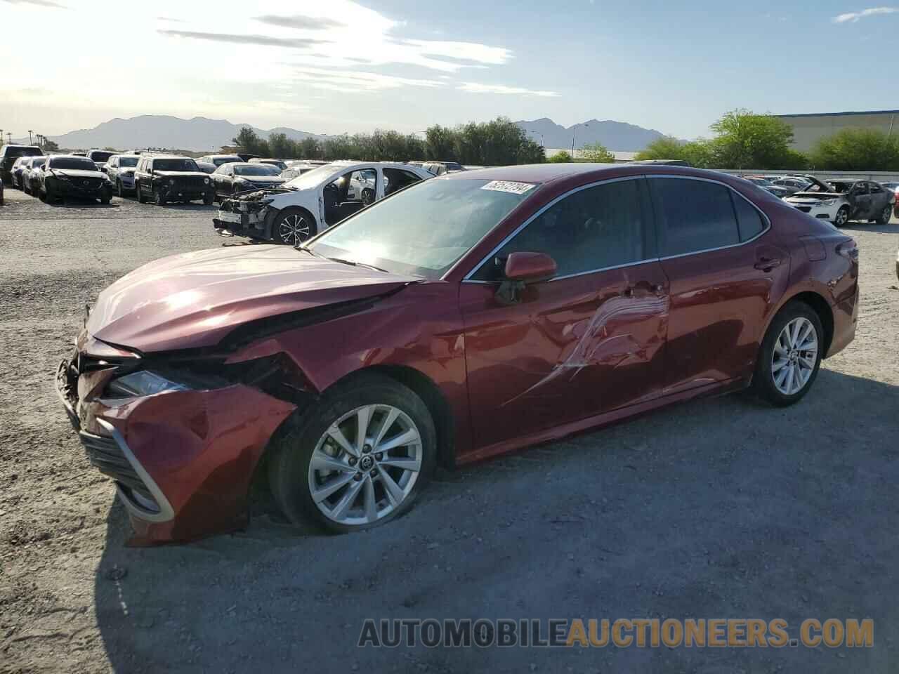 4T1C11AK5MU588746 TOYOTA CAMRY 2021