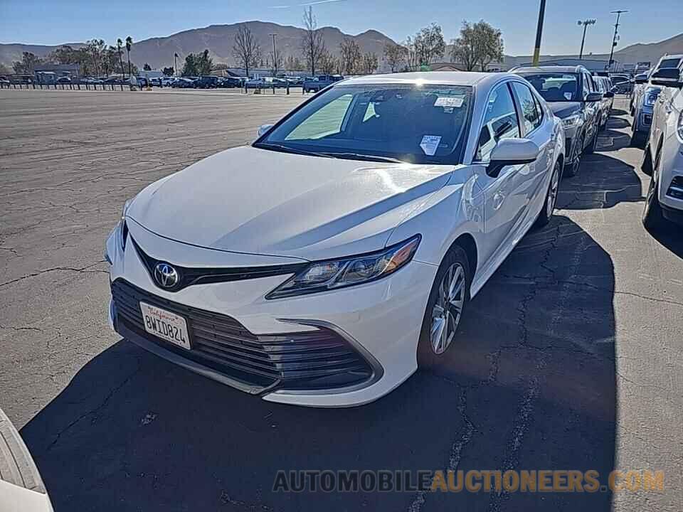 4T1C11AK5MU592537 Toyota Camry LE 2021