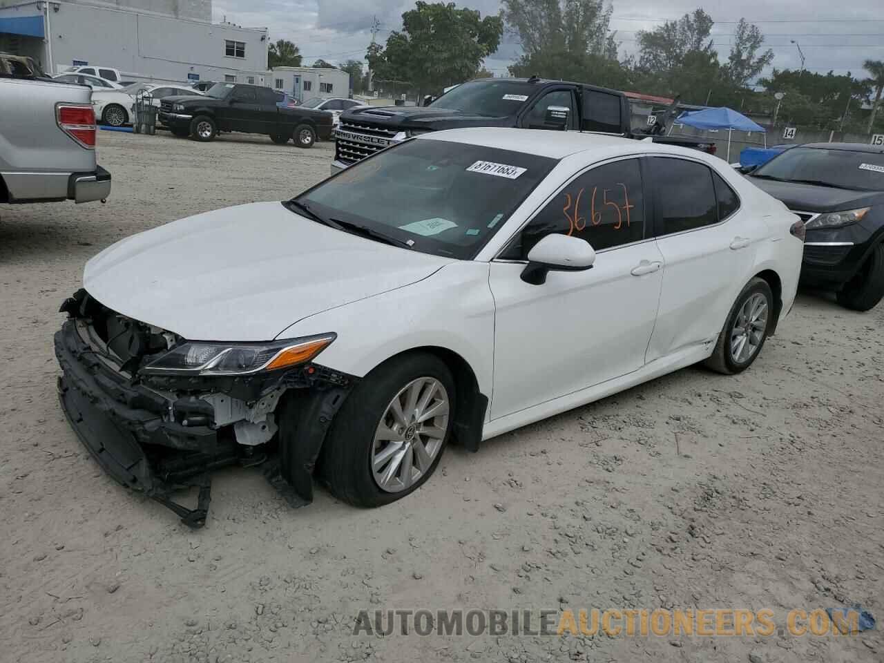 4T1C11AK5MU608946 TOYOTA CAMRY 2021