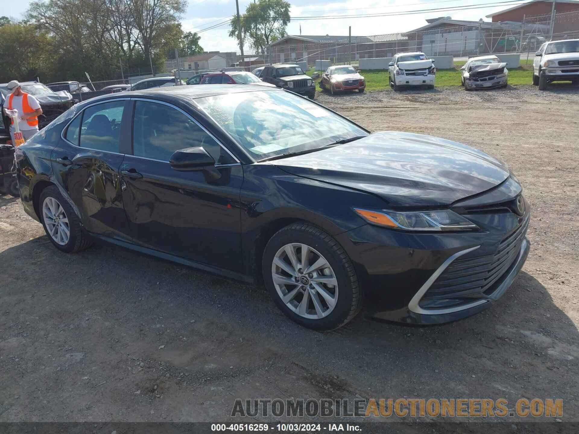 4T1C11AK5NU006906 TOYOTA CAMRY 2022