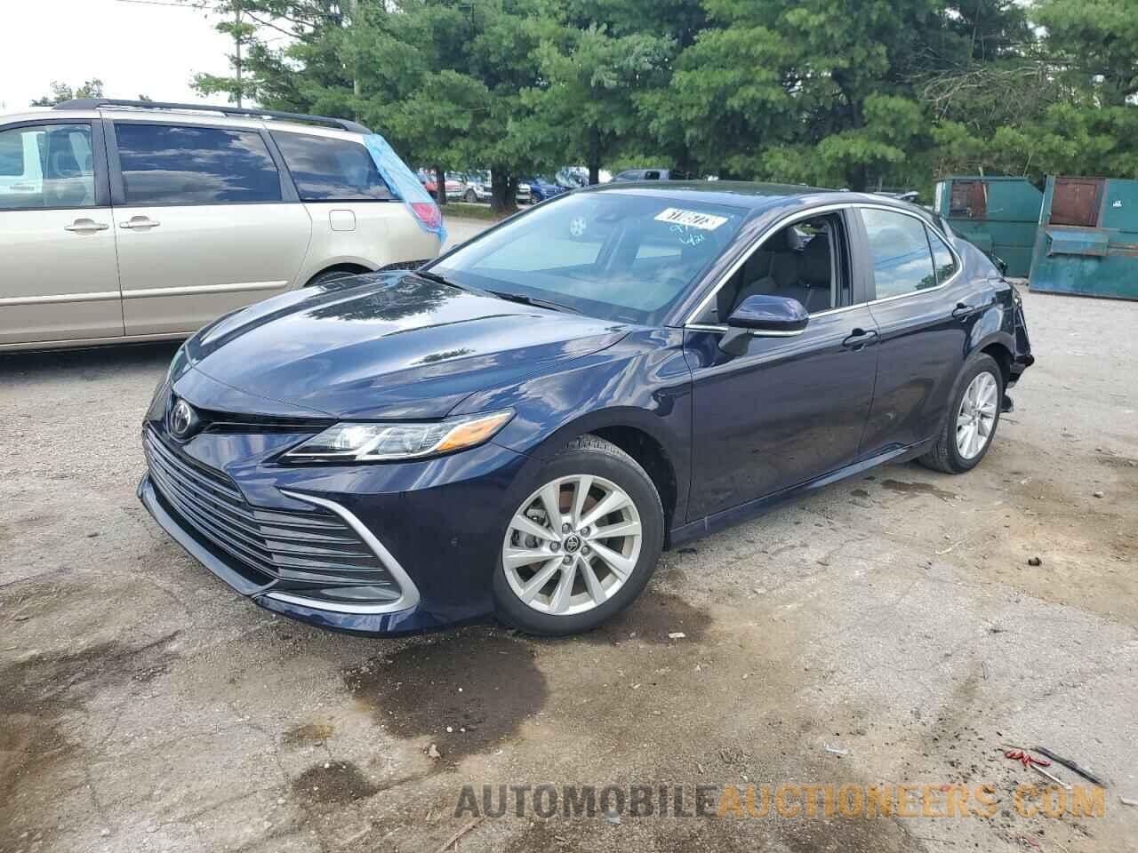 4T1C11AK5NU029795 TOYOTA CAMRY 2022