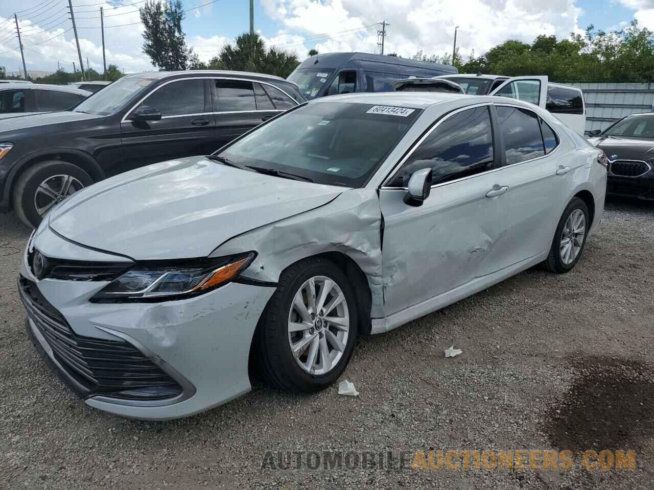 4T1C11AK5NU031479 TOYOTA CAMRY 2022