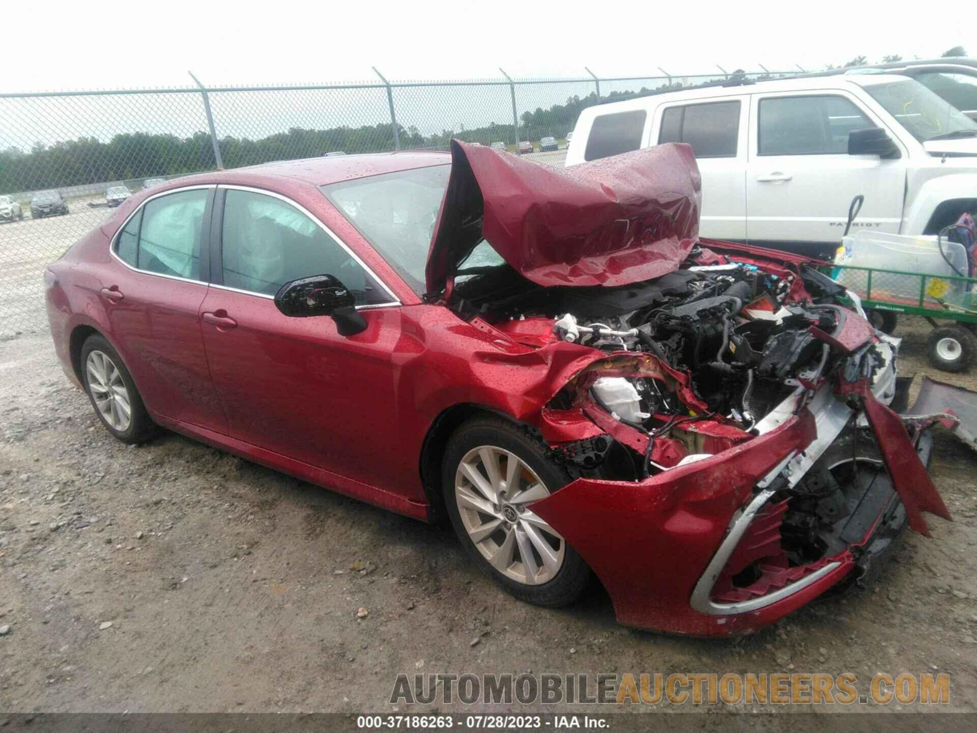 4T1C11AK5NU617910 TOYOTA CAMRY 2022