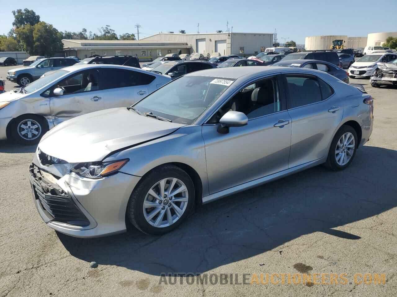 4T1C11AK5NU620872 TOYOTA CAMRY 2022