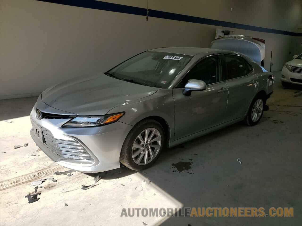 4T1C11AK5NU626719 TOYOTA CAMRY 2022