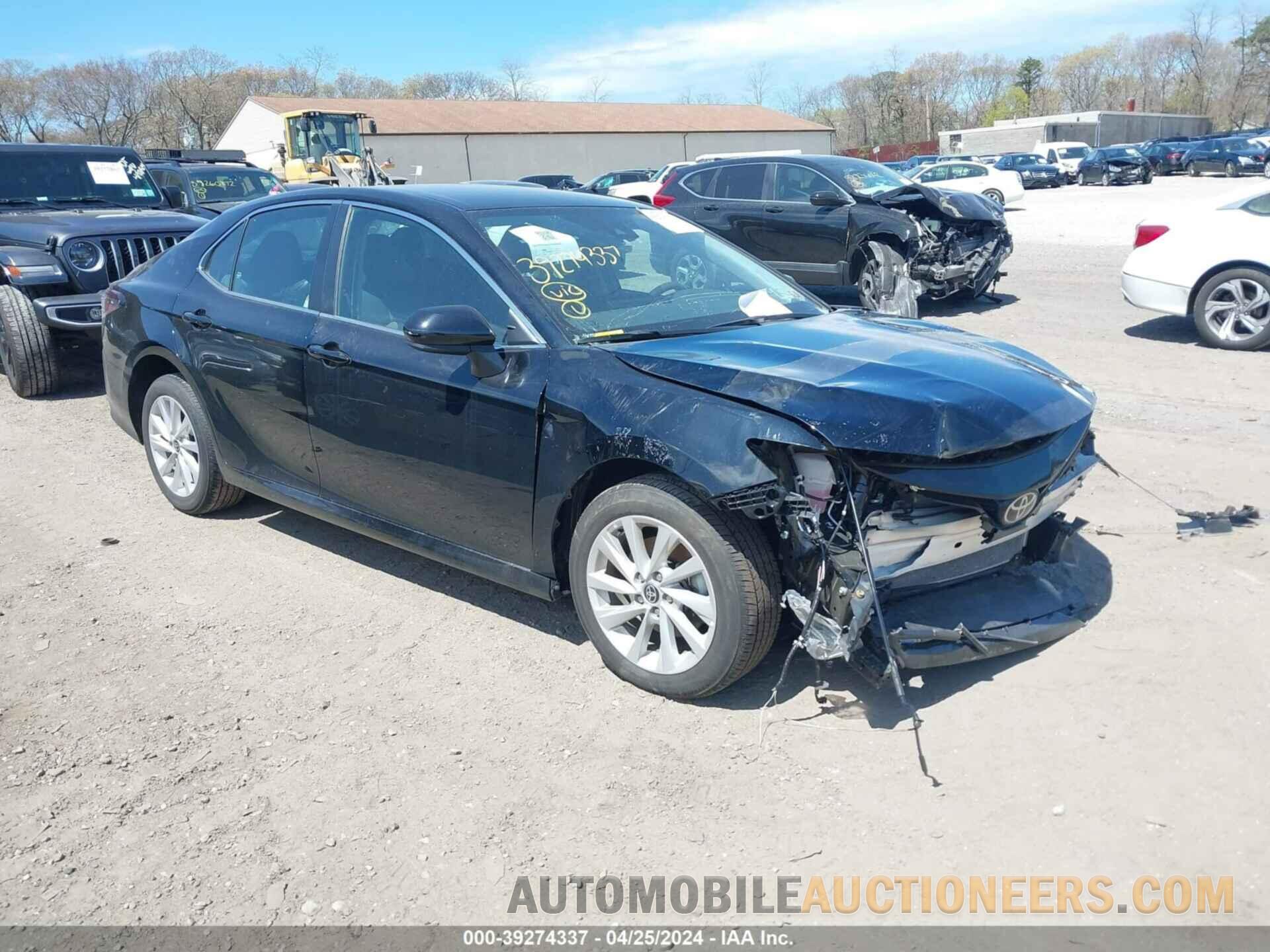 4T1C11AK5NU636120 TOYOTA CAMRY 2022