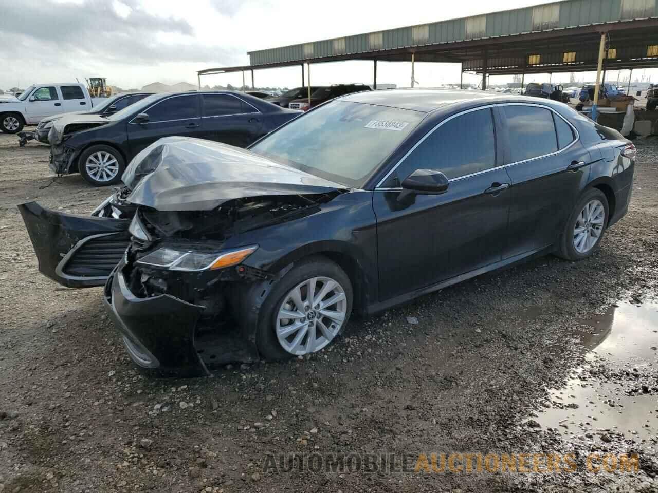 4T1C11AK5NU637526 TOYOTA CAMRY 2022