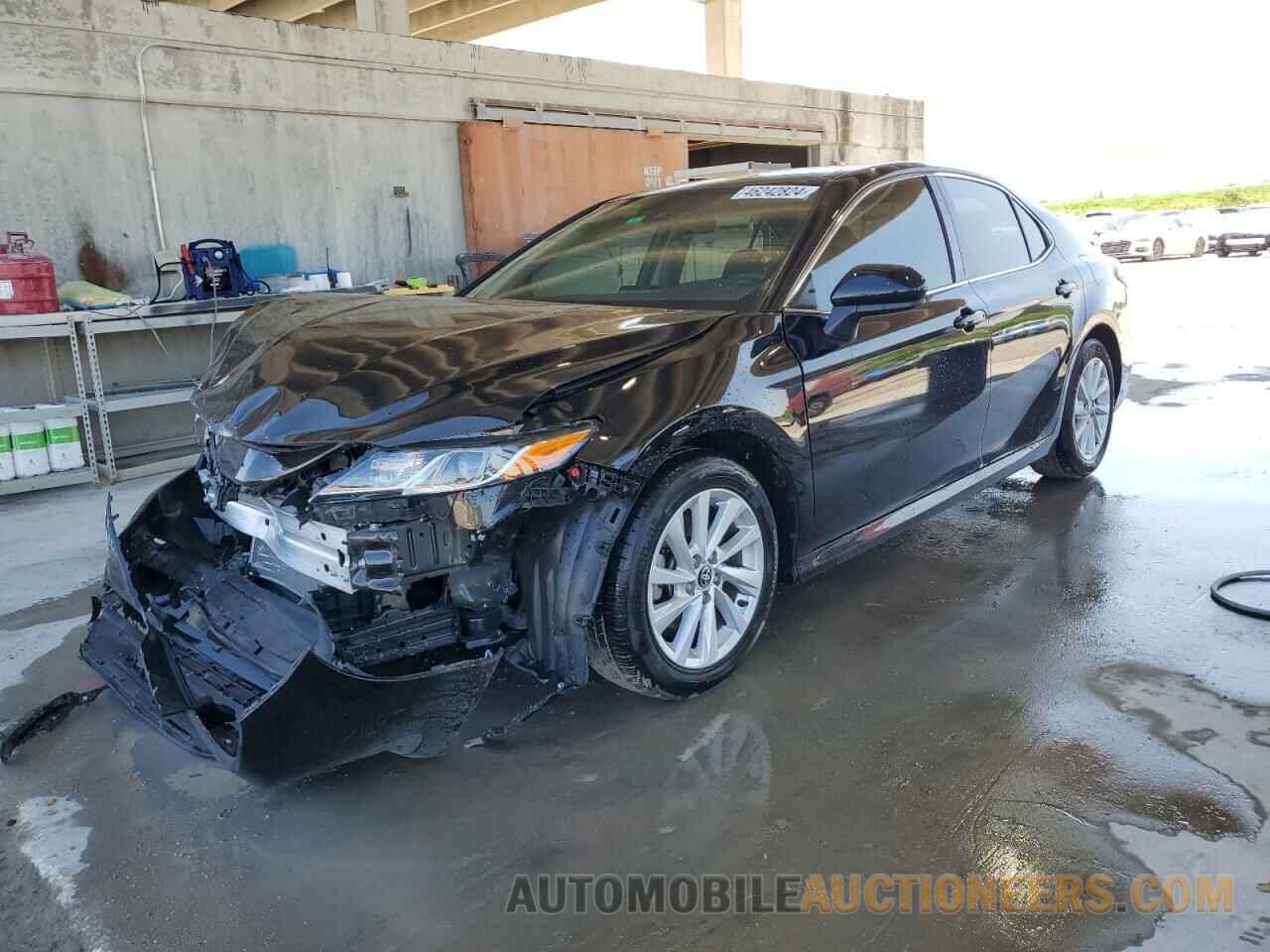 4T1C11AK5NU642712 TOYOTA CAMRY 2022