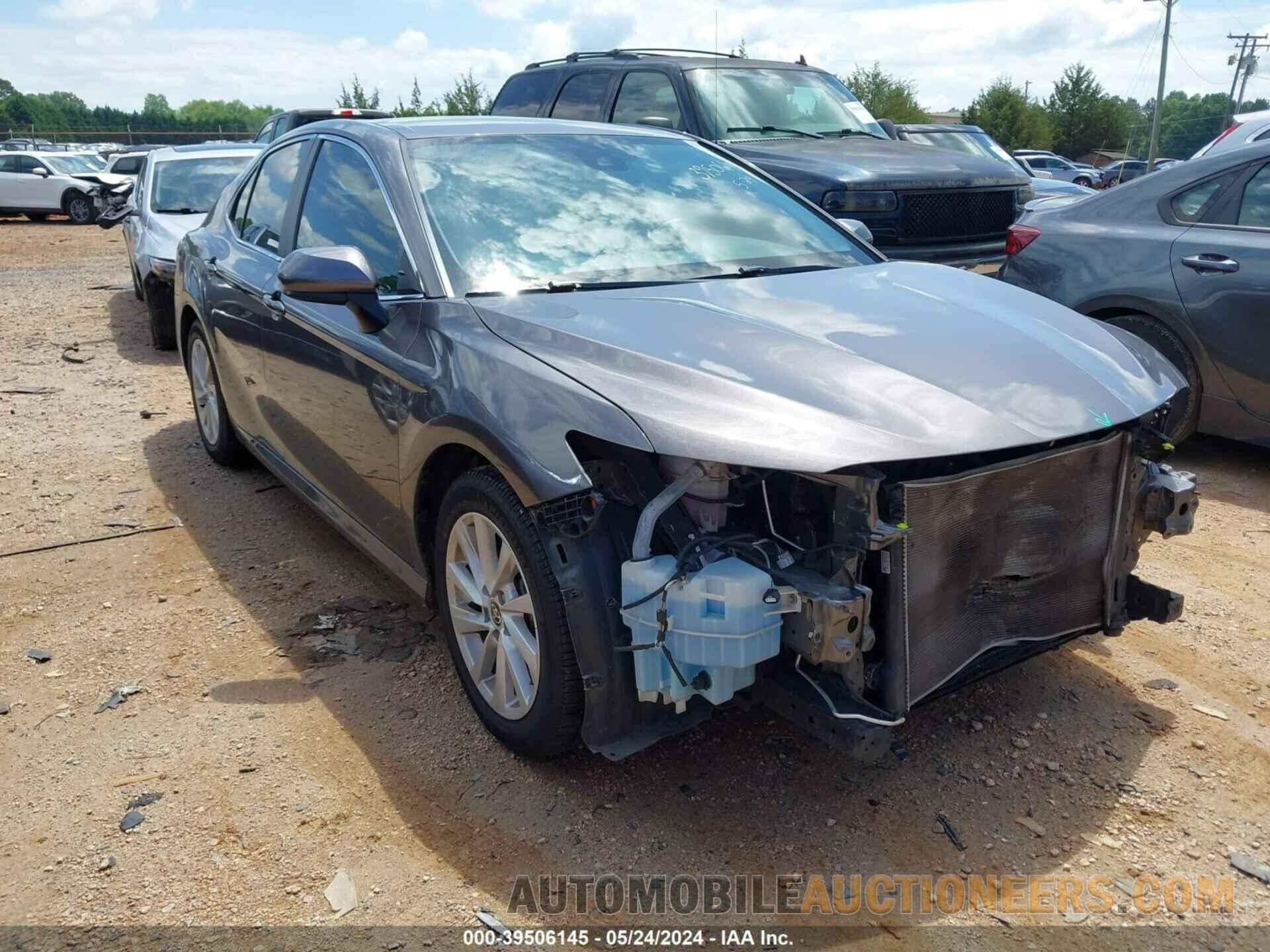 4T1C11AK5NU653855 TOYOTA CAMRY 2022