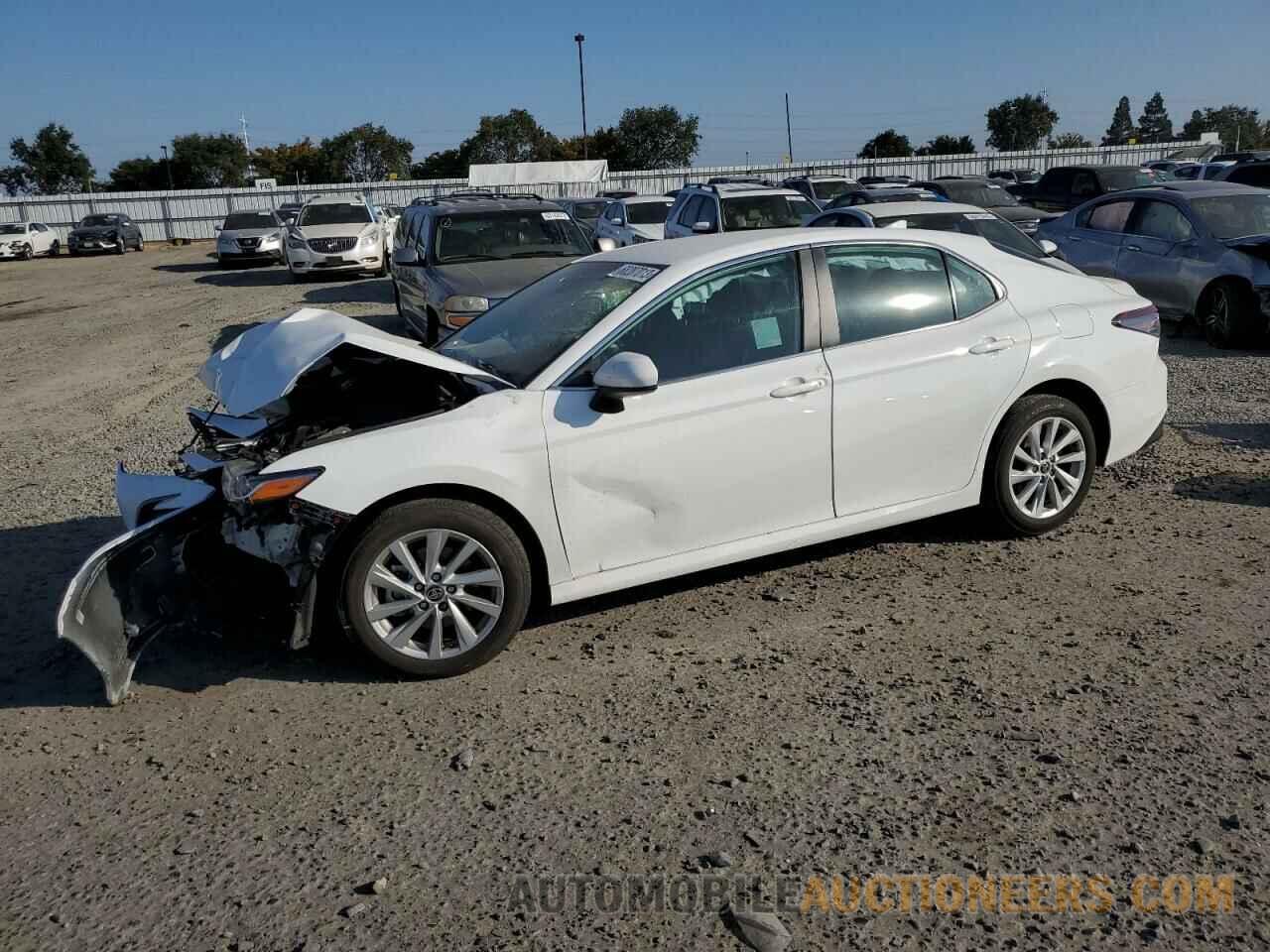 4T1C11AK5NU658330 TOYOTA CAMRY 2022