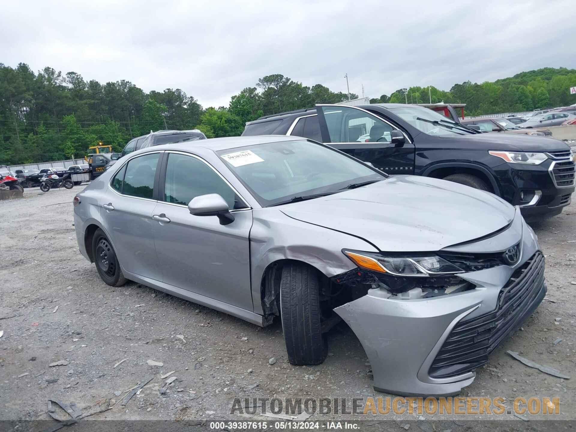 4T1C11AK5NU661597 TOYOTA CAMRY 2022