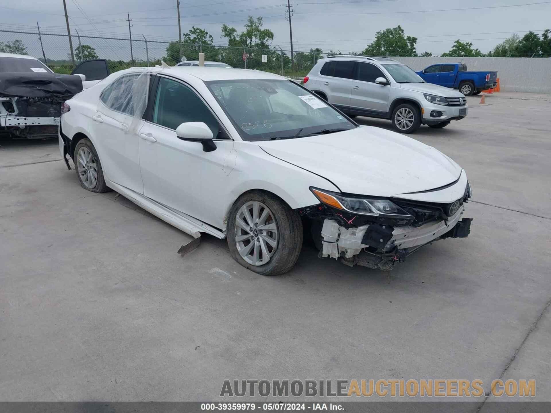 4T1C11AK5NU665410 TOYOTA CAMRY 2022