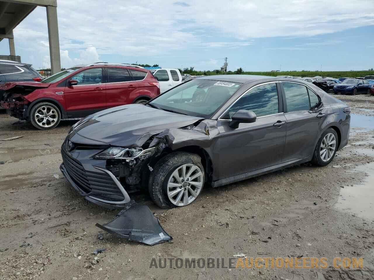 4T1C11AK5NU668288 TOYOTA CAMRY 2022