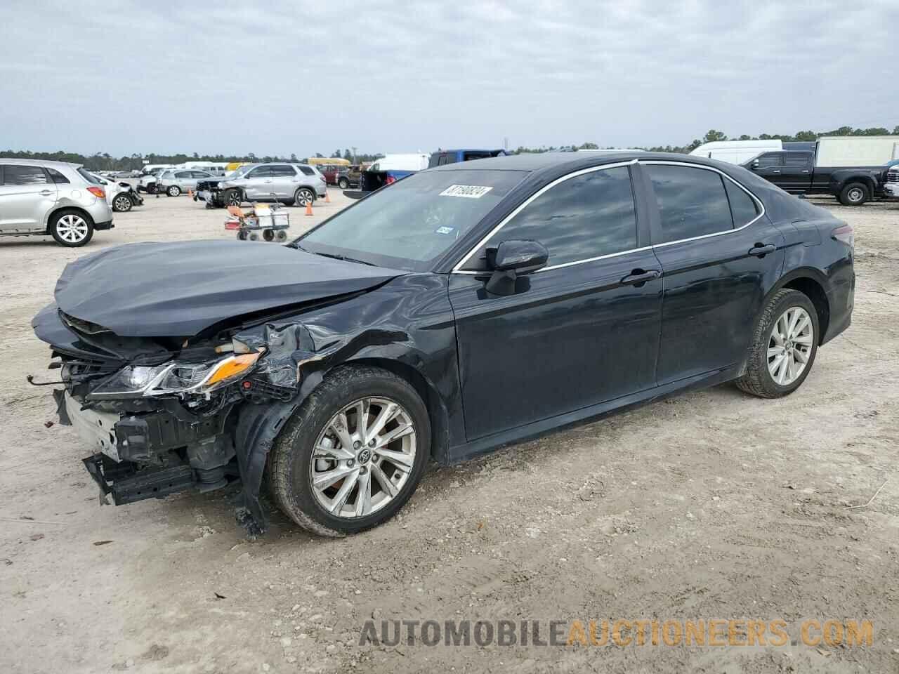 4T1C11AK5NU669781 TOYOTA CAMRY 2022