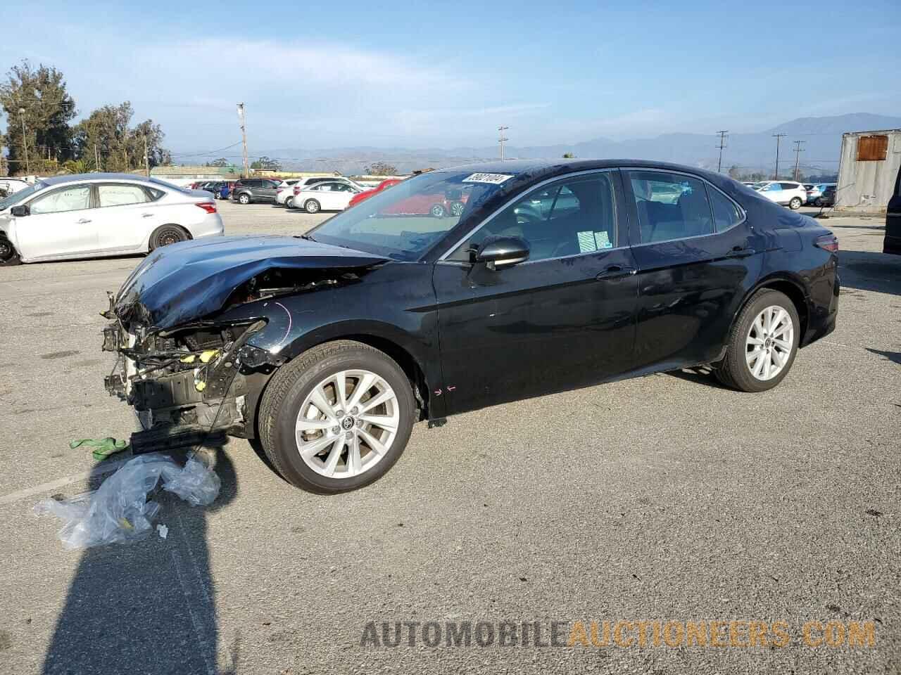 4T1C11AK5NU672647 TOYOTA CAMRY 2022