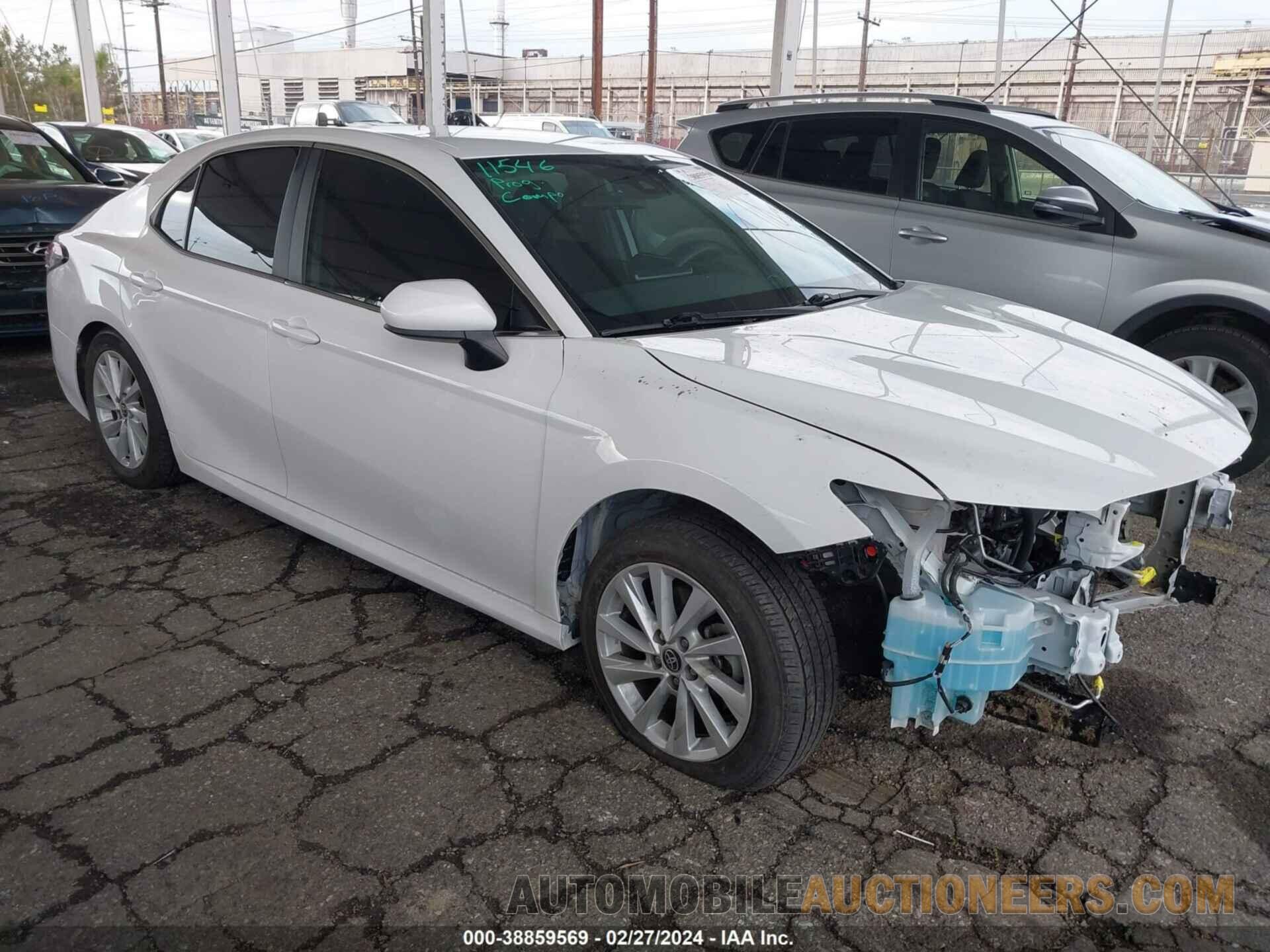 4T1C11AK5NU676570 TOYOTA CAMRY 2022