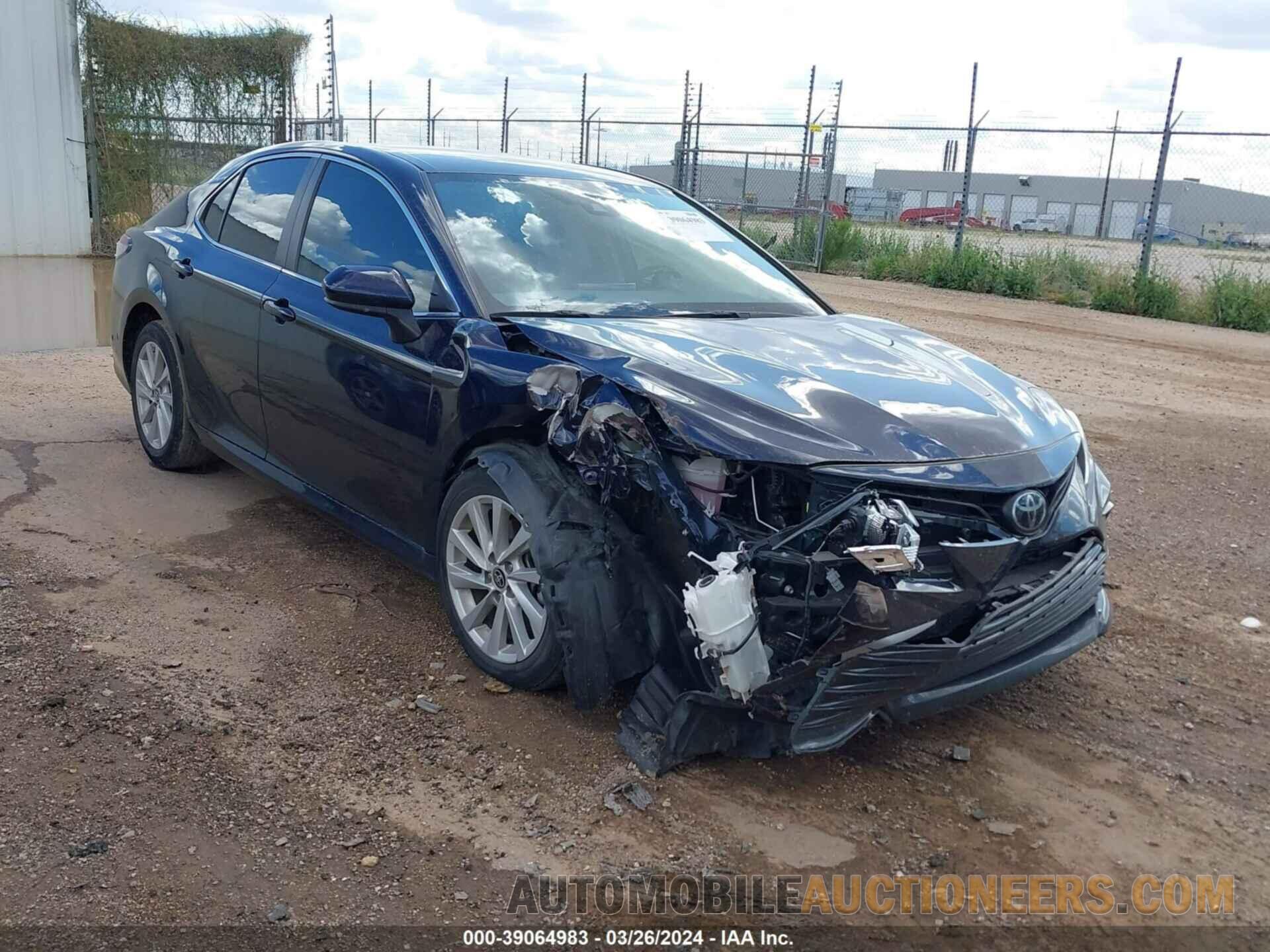 4T1C11AK5NU680201 TOYOTA CAMRY 2022