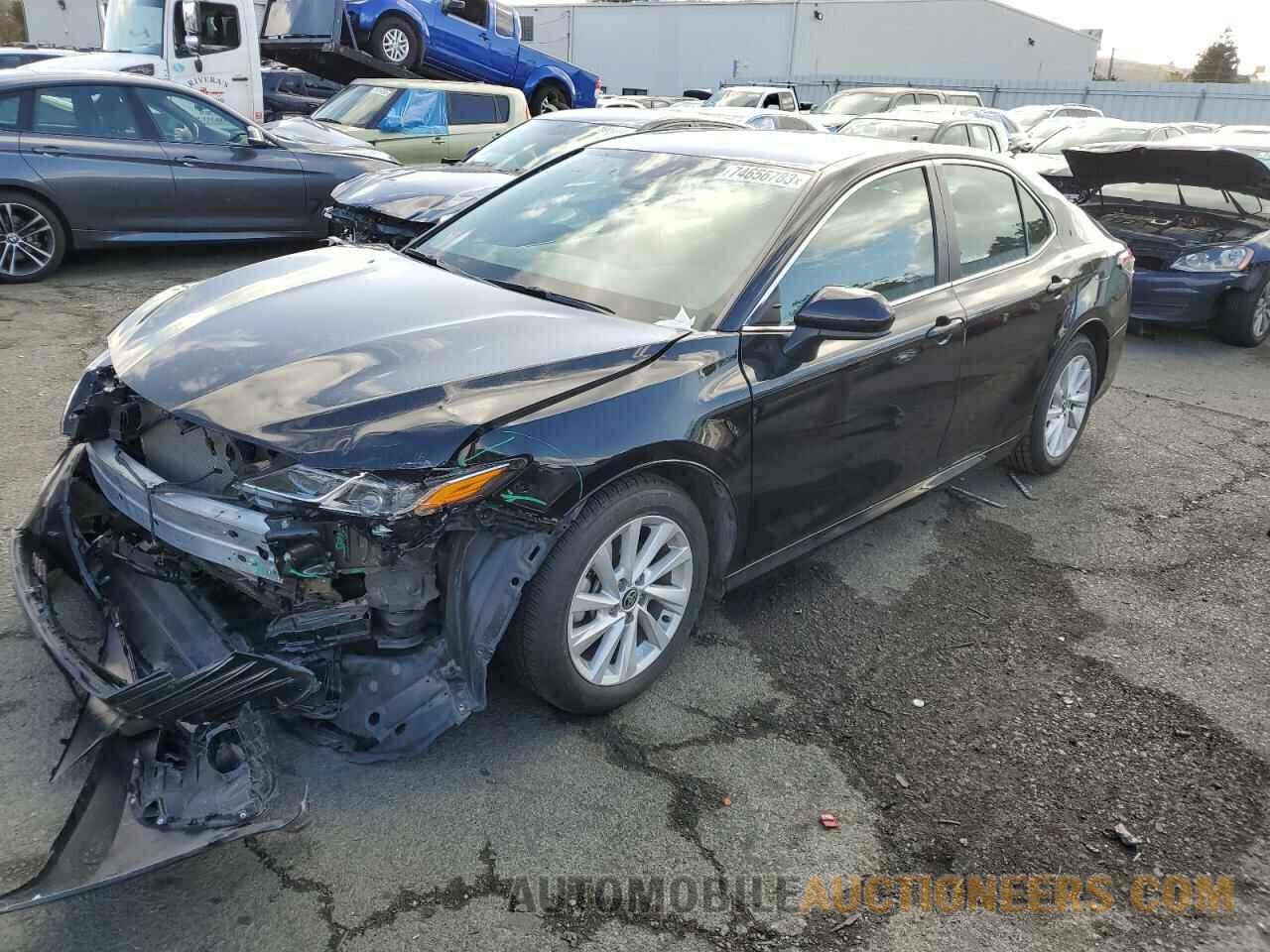 4T1C11AK5NU689383 TOYOTA CAMRY 2022