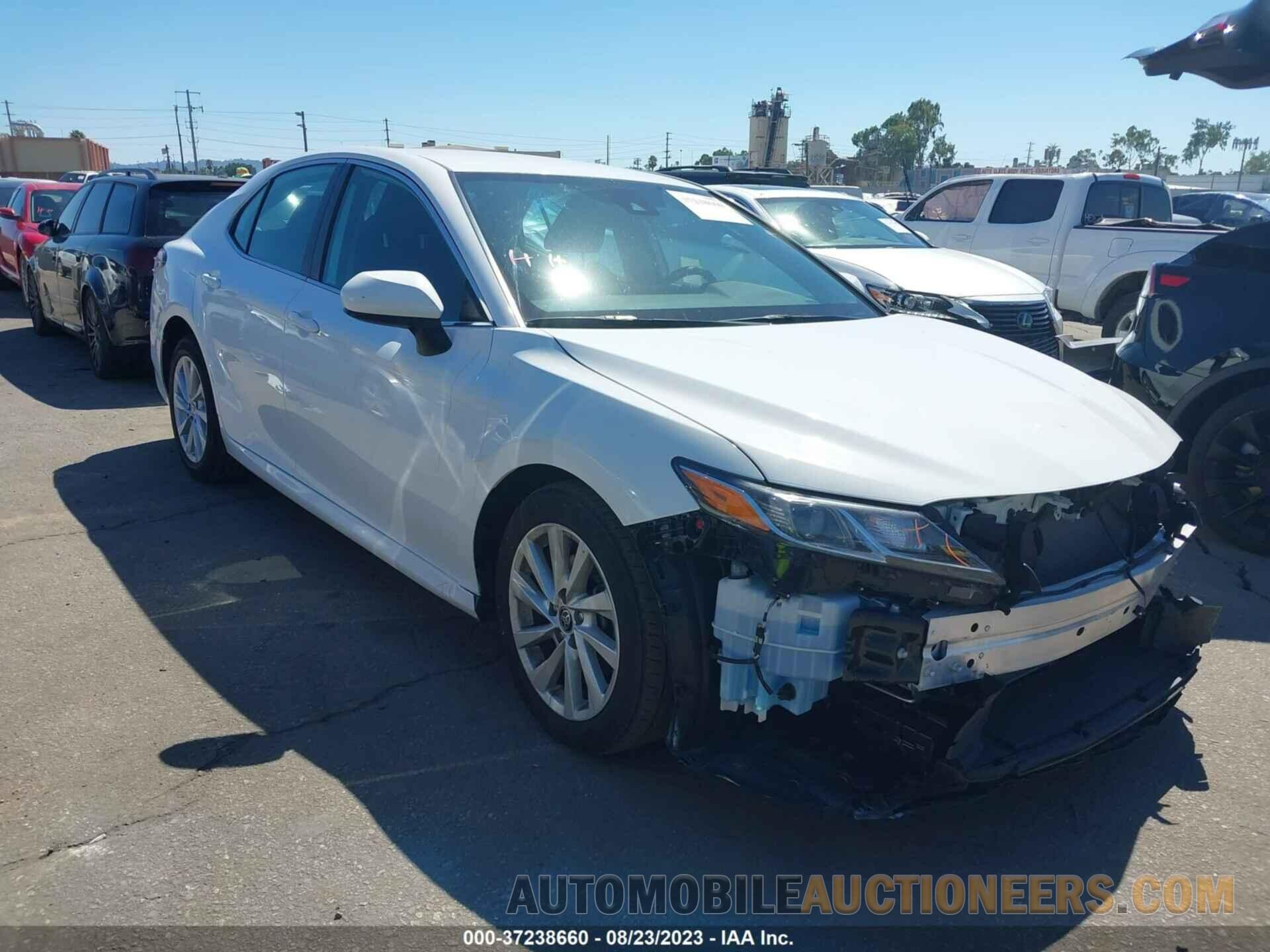 4T1C11AK5NU690453 TOYOTA CAMRY 2022