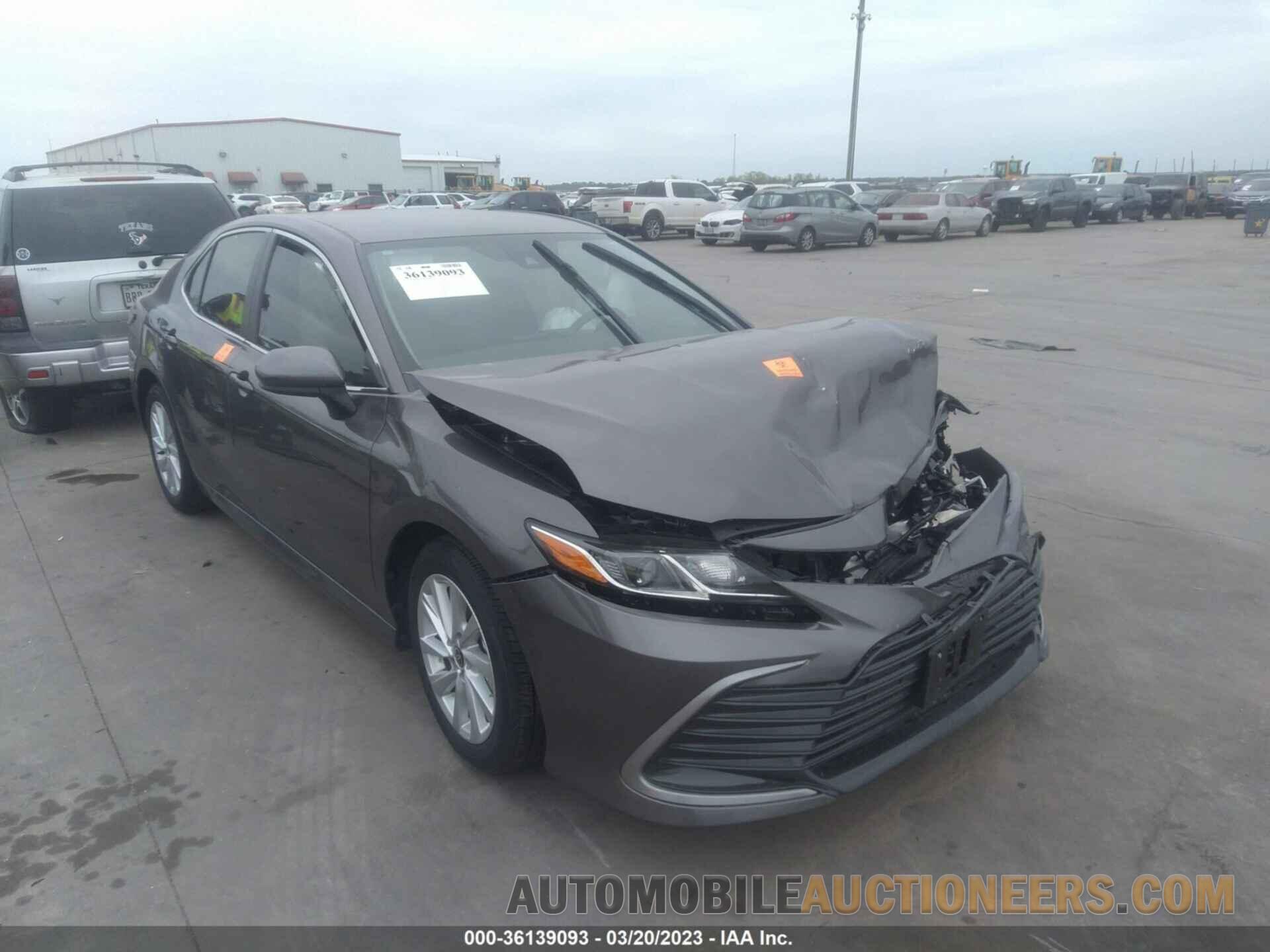 4T1C11AK5NU710393 TOYOTA CAMRY 2022