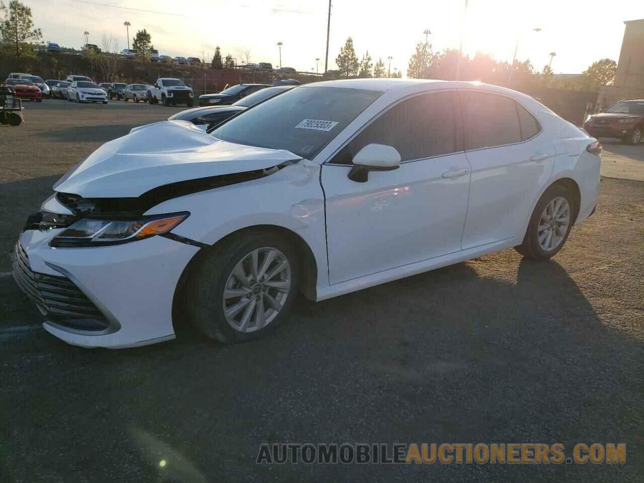 4T1C11AK5NU716517 TOYOTA CAMRY 2022