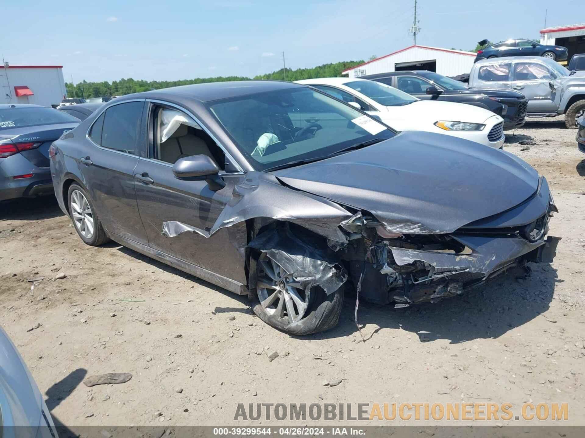 4T1C11AK5NU716565 TOYOTA CAMRY 2022