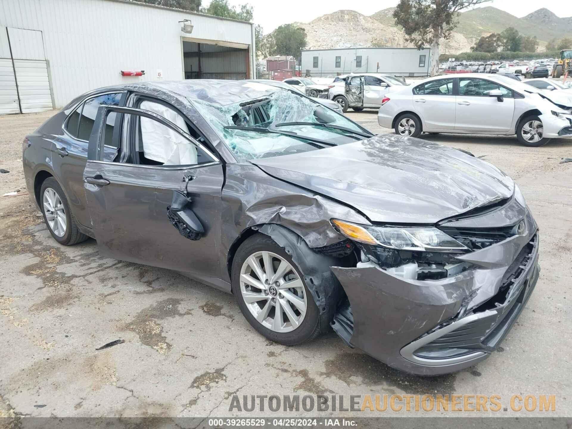 4T1C11AK5PU181255 TOYOTA CAMRY 2023