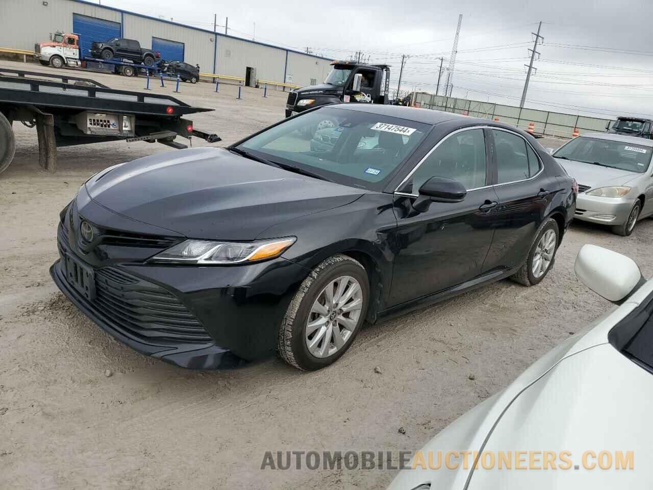 4T1C11AK6LU357806 TOYOTA CAMRY 2020