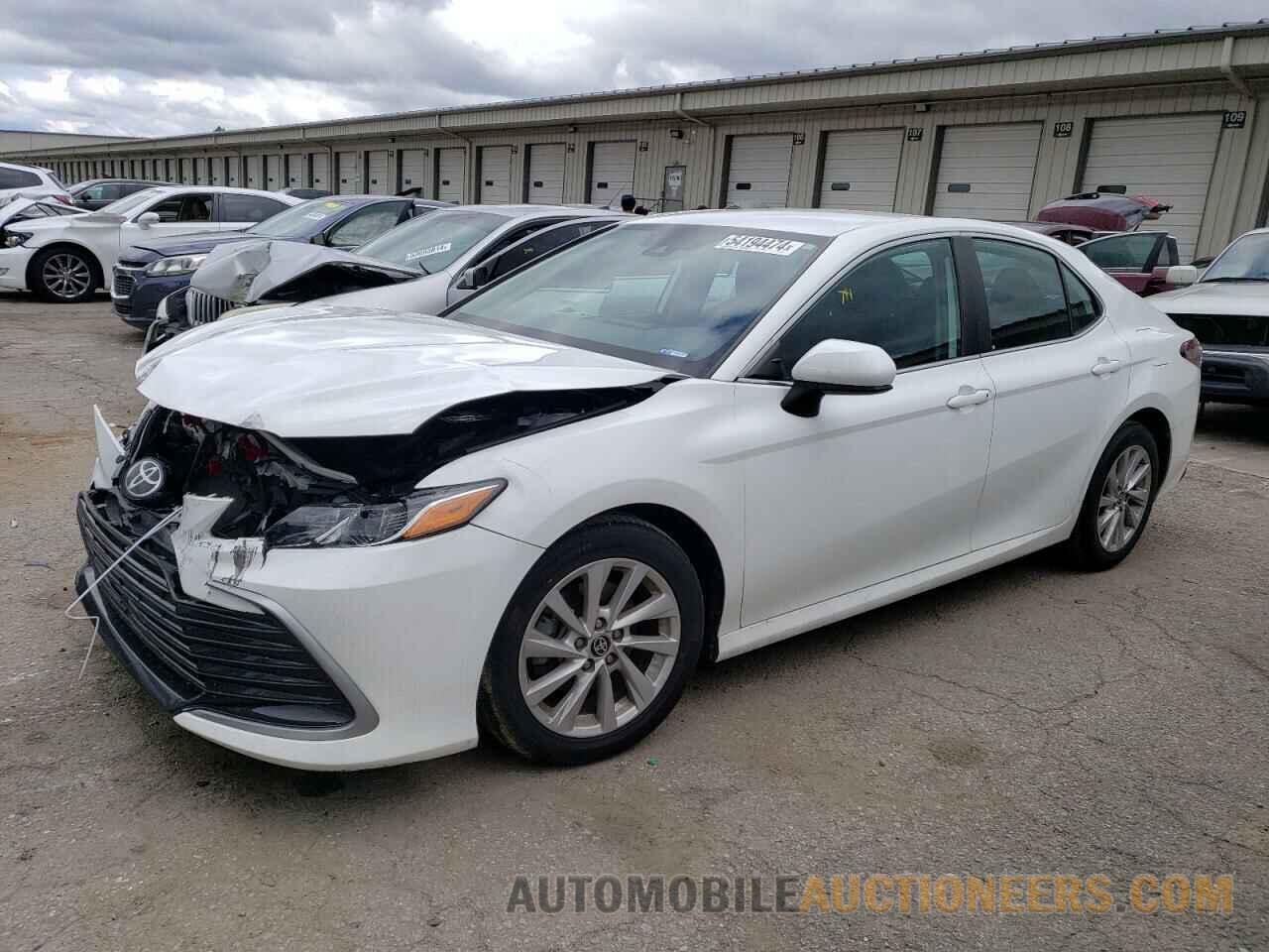 4T1C11AK6MU440671 TOYOTA CAMRY 2021