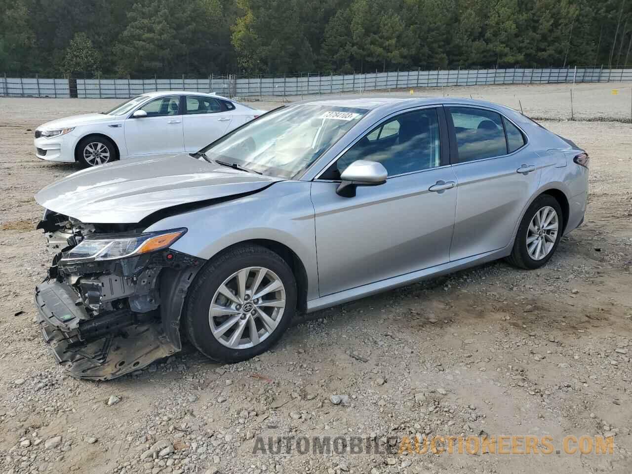 4T1C11AK6MU546246 TOYOTA CAMRY 2021