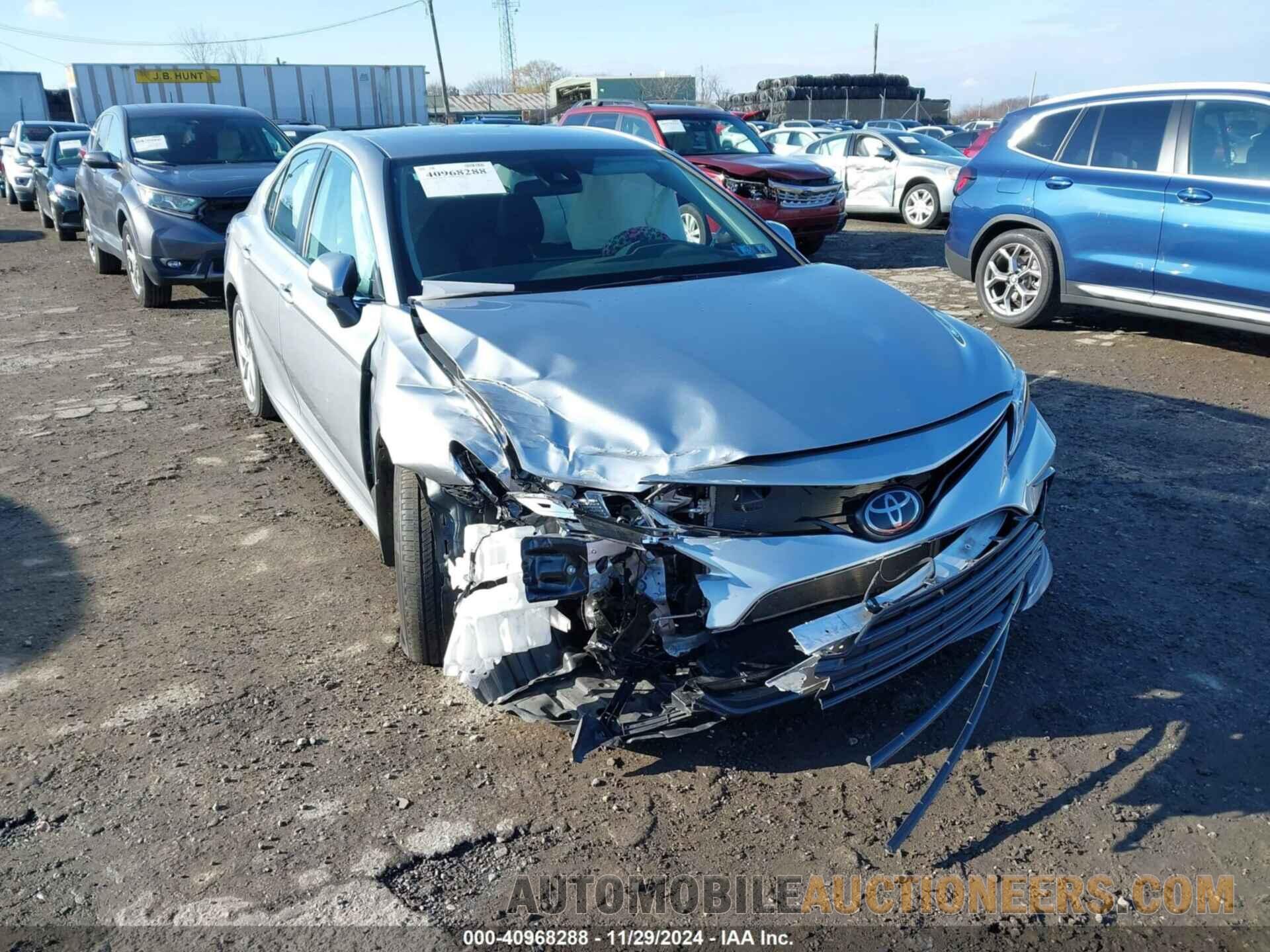 4T1C11AK6MU611127 TOYOTA CAMRY 2021