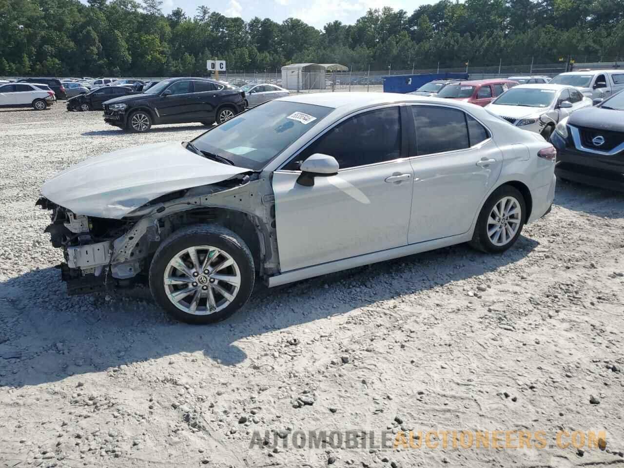 4T1C11AK6NU060943 TOYOTA CAMRY 2022